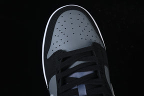 Dunk “Black Smoke Grey”