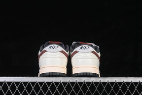 Dunk “Soft Pearl Dark Pony”