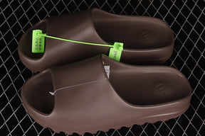 Yeezy Slide “Soot 2021”
