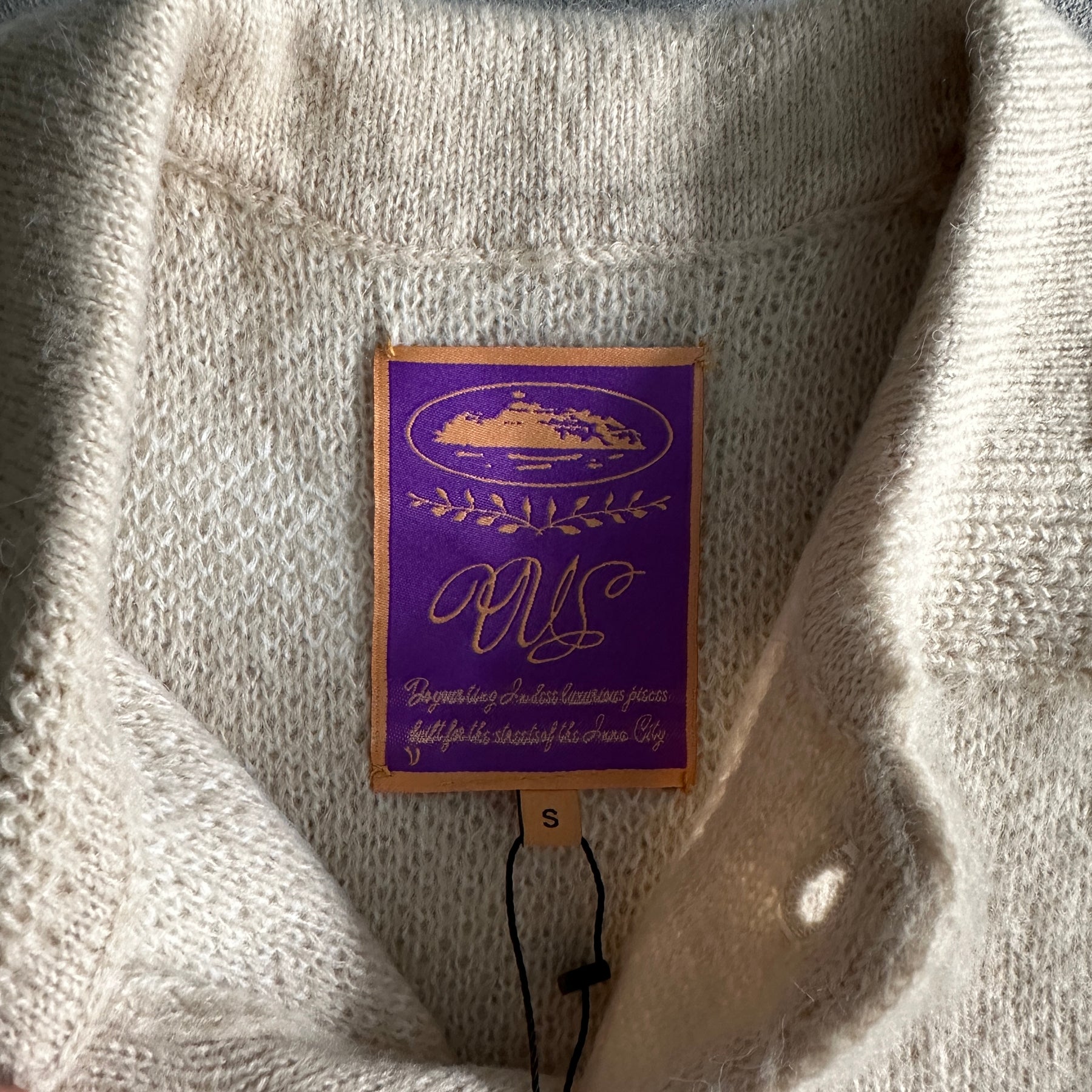 Sueter Corteiz “Morehairfuzzy Collar”