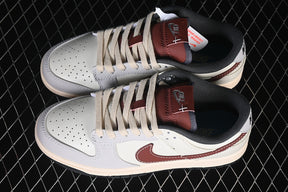 Dunk “Soft Pearl Dark Pony”