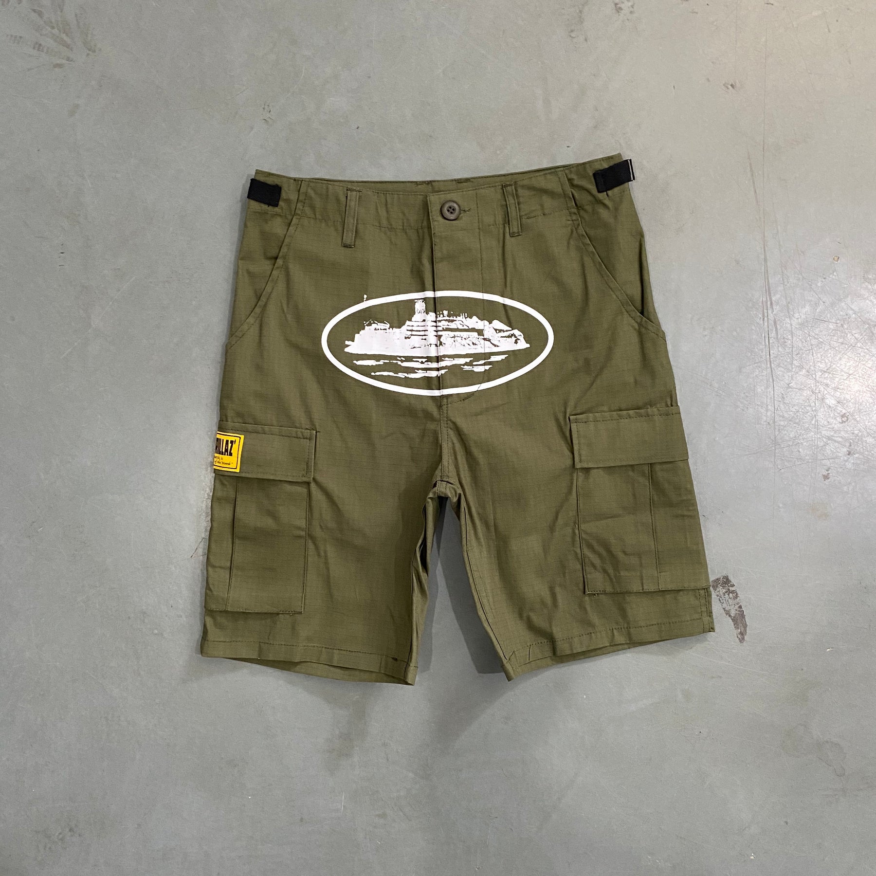 Shorts Corteiz “Mula Guerilla” ( Verde Com Branco )