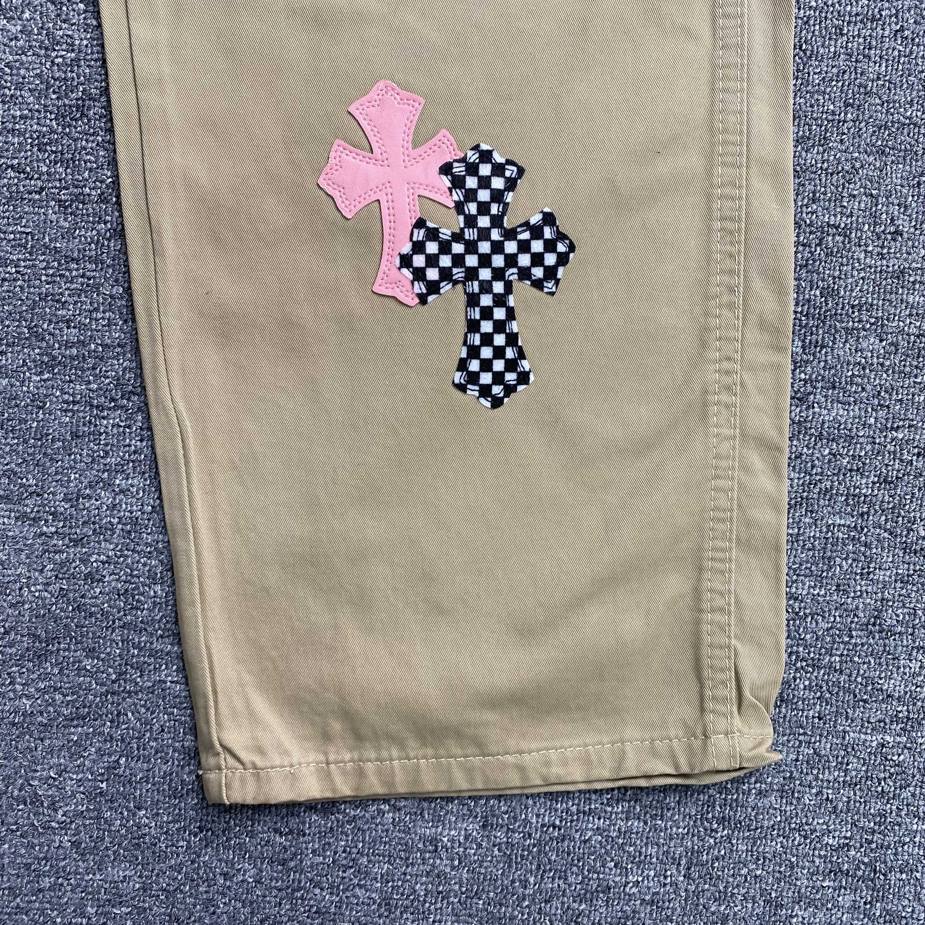 Calça Flare Chrome Hearts “Checkered Cross Patch Carpenter”