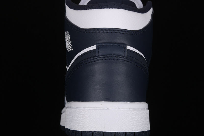 Jordan 1 High “Obsidian”