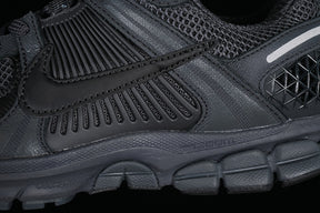 Vomero 5 “Anthracite"