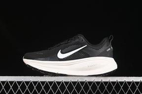 Air Zoom Vomero 18 “White Black”