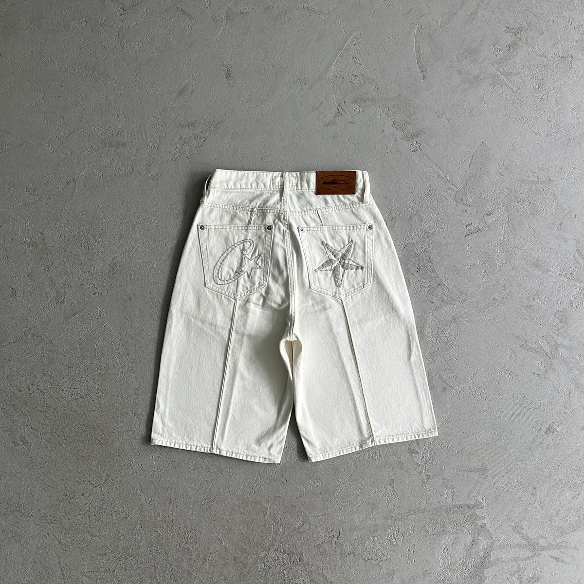 Shorts Corteiz “Denim Genes” ( Branco )