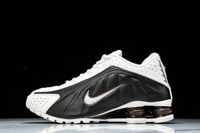 Nike Shox R4 “Black Metalic Silver”