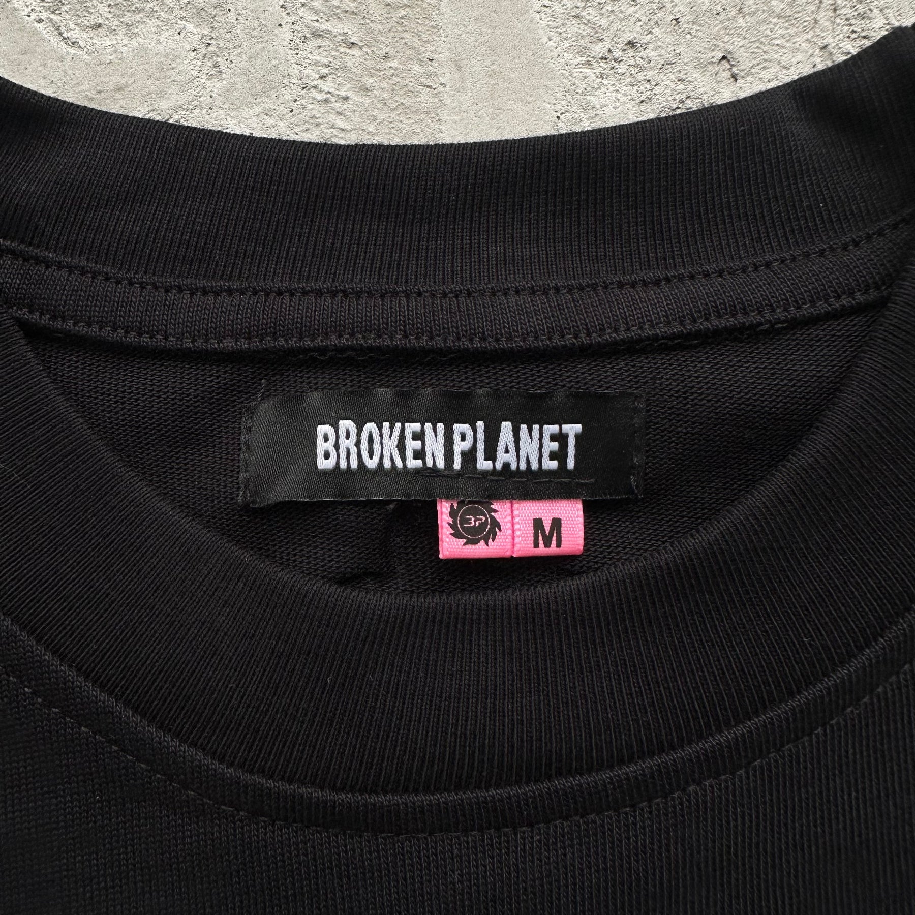 Camisa Broken Planet “Different Day”