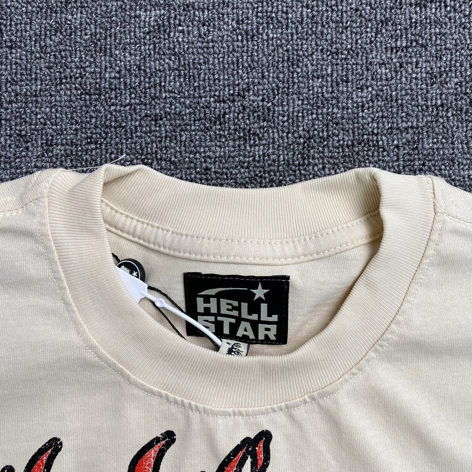 Camisa Hellstar “Basketball” ( Off White )