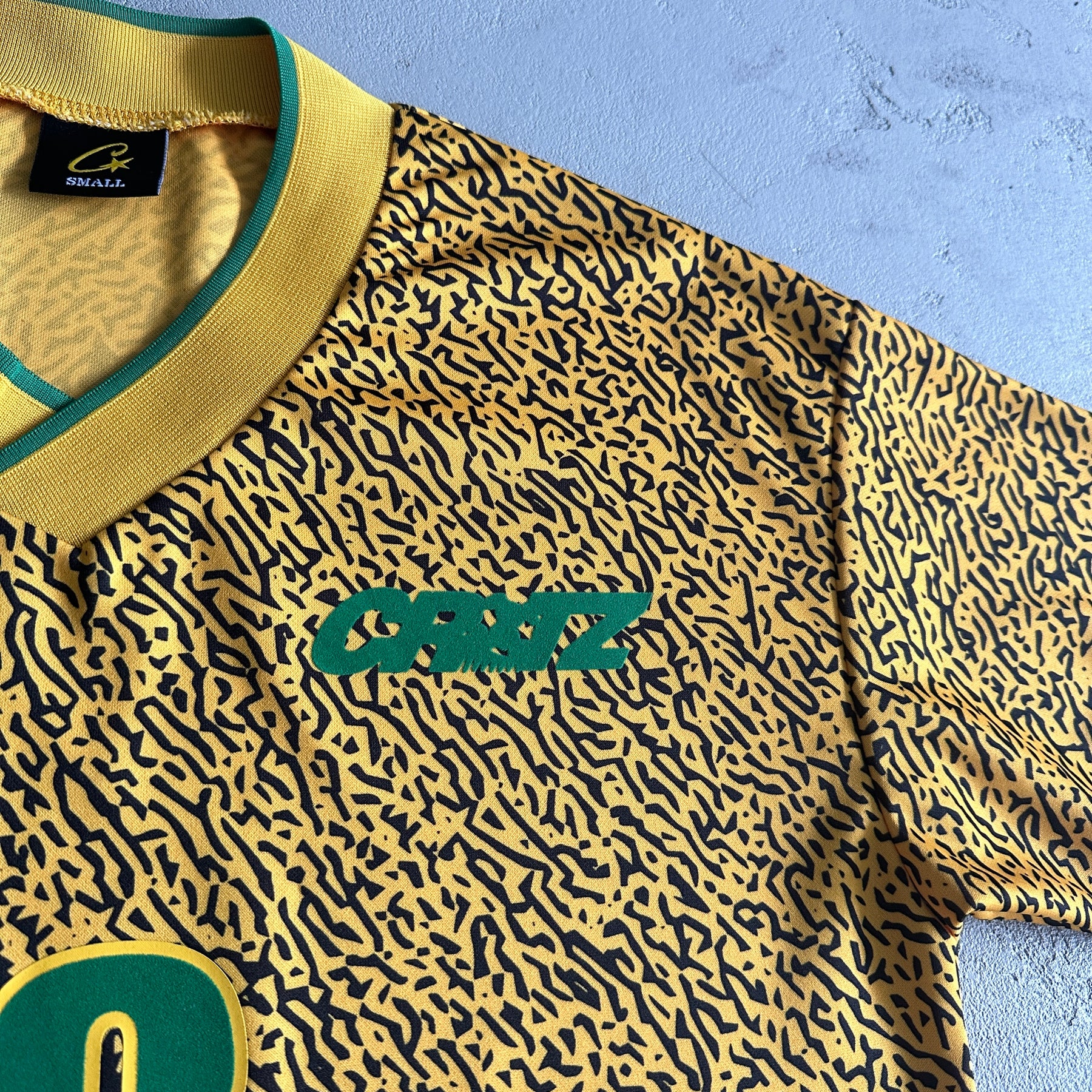 Camisa Corteiz “Printed” ( Preta e Amarela )