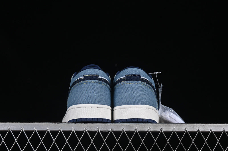 Dunk “Denim Star Blue”