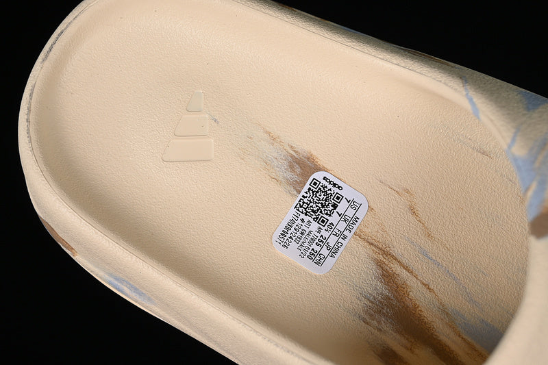 Yeezy Slide “Enflame Oil”