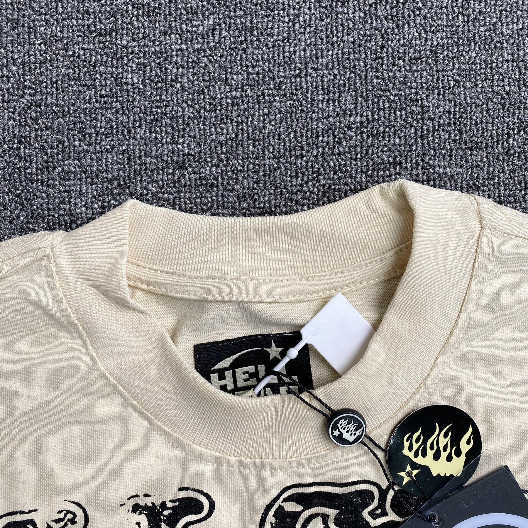 Camisa Hellstar “Eyes” ( Branca )