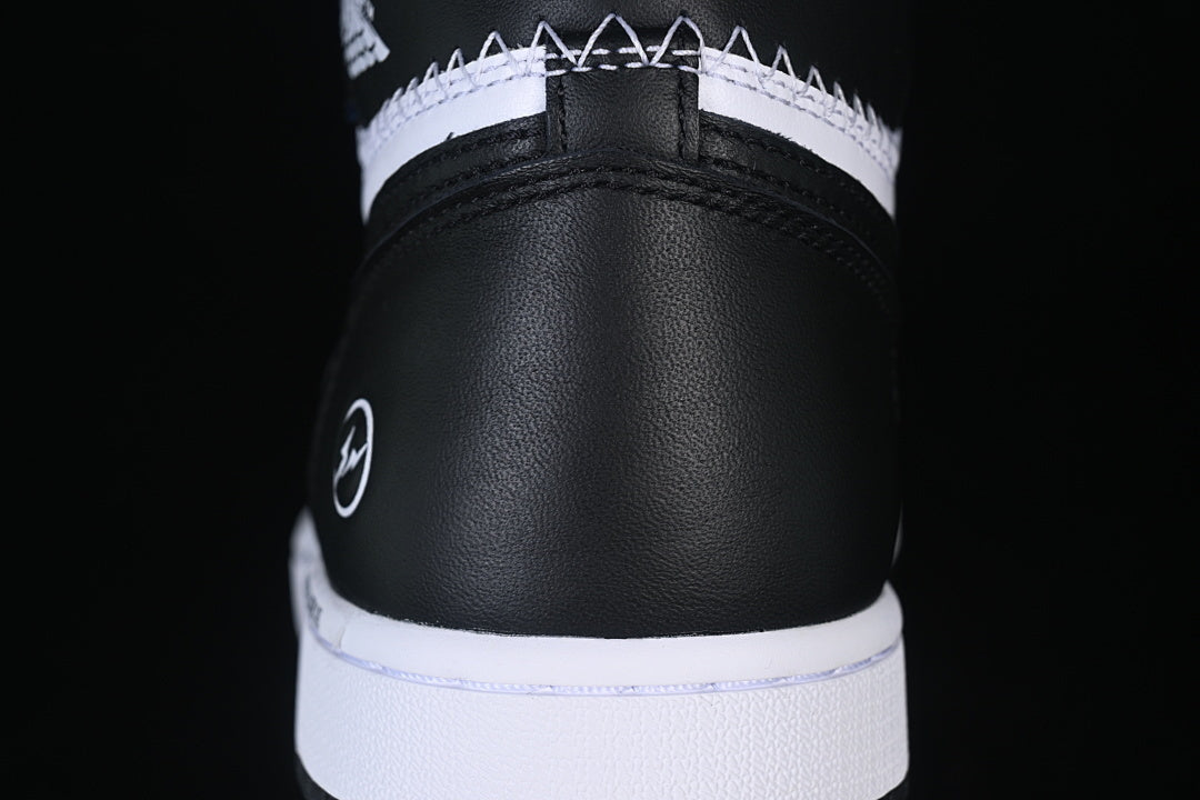 Air Jordan 1 High x Fragment Design ( Preto e Branco )