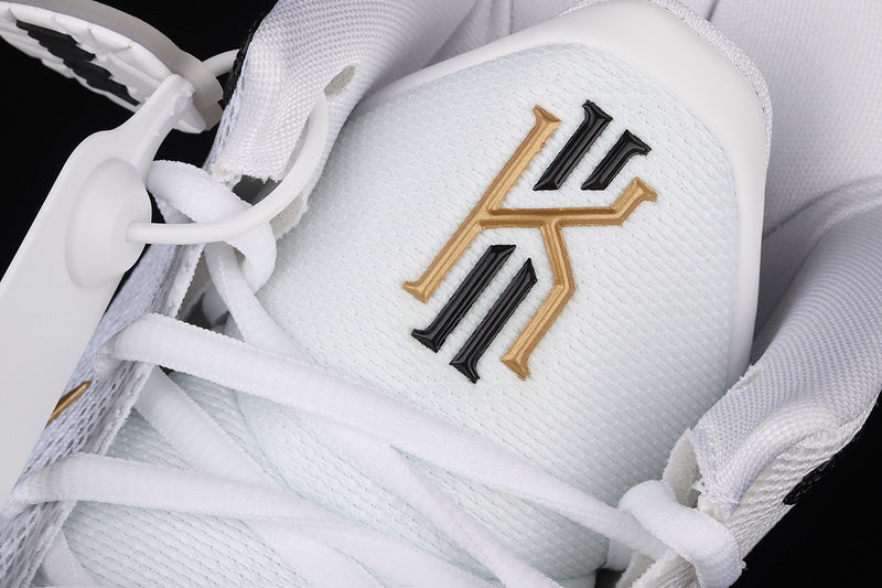 Nike Kyrie 7 “Metallic Gold”