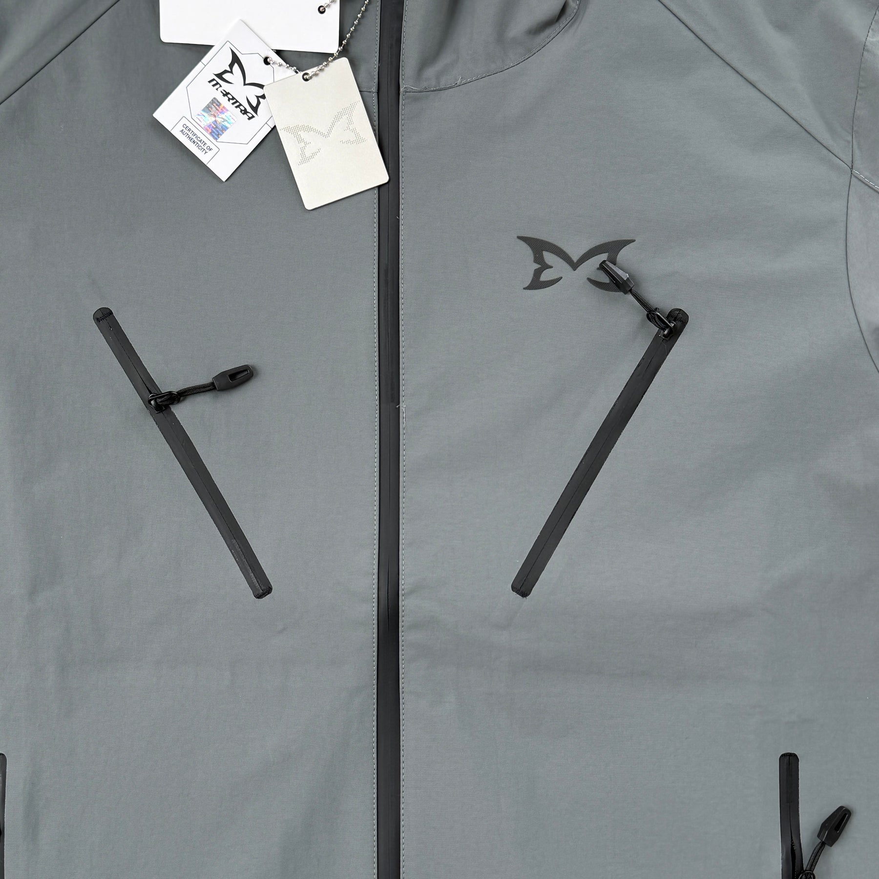 Jaqueta Mertra “Monogram Shell” ( Cinza )