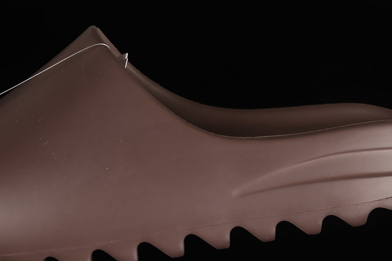 Yeezy Slide “Soot 2021”