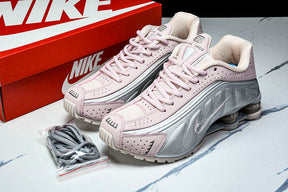 Nike Shox R4 “Light Pink”
