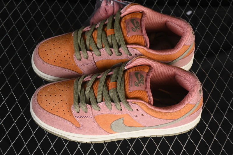 Dunk “Red Stardust”