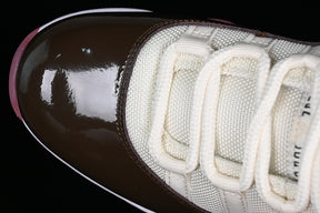Air Jordan 11  “Neapolitan”