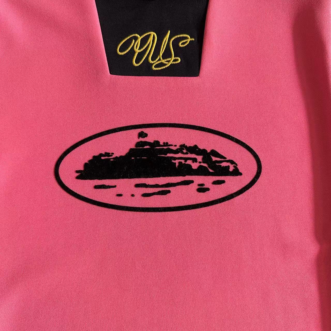 Camisa Corteiz ”Talismo” ( Rosa e Preto )