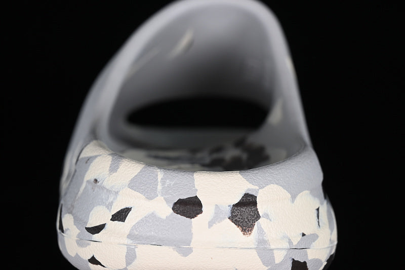 Yeezy Slide “MX Black”