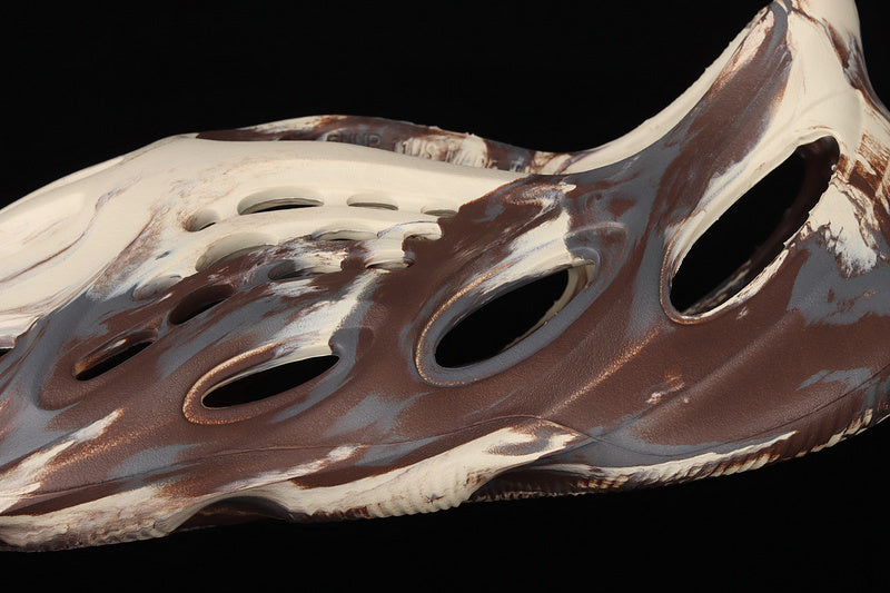 Yeezy Foam Runner “Cream Clay”