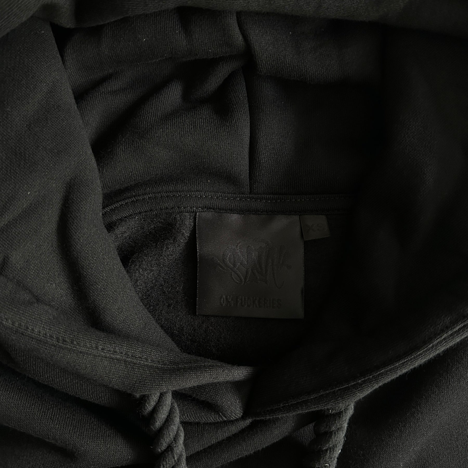 Conjunto Syna World Frio ( Preto e Vermelho )