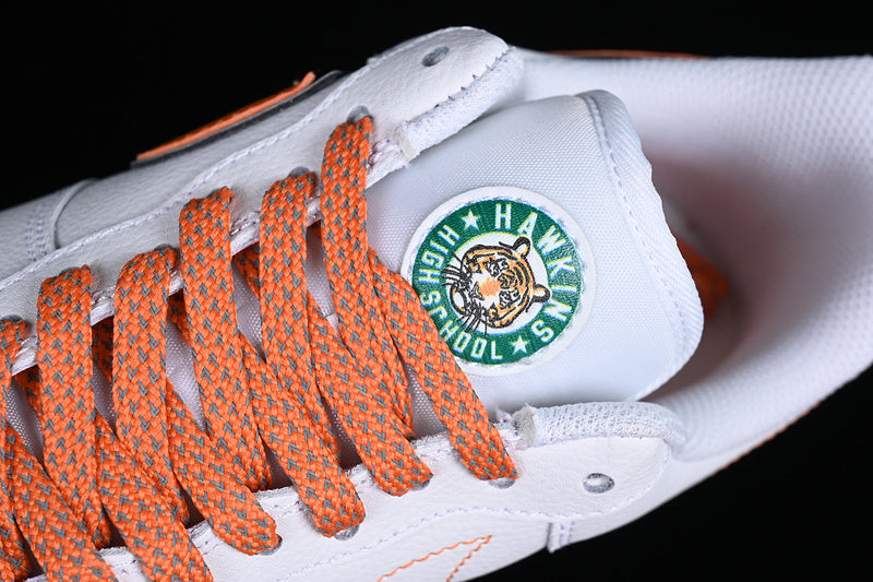 Air force 1 x Stranger things “Hawkins” ( Branco com Laranja )