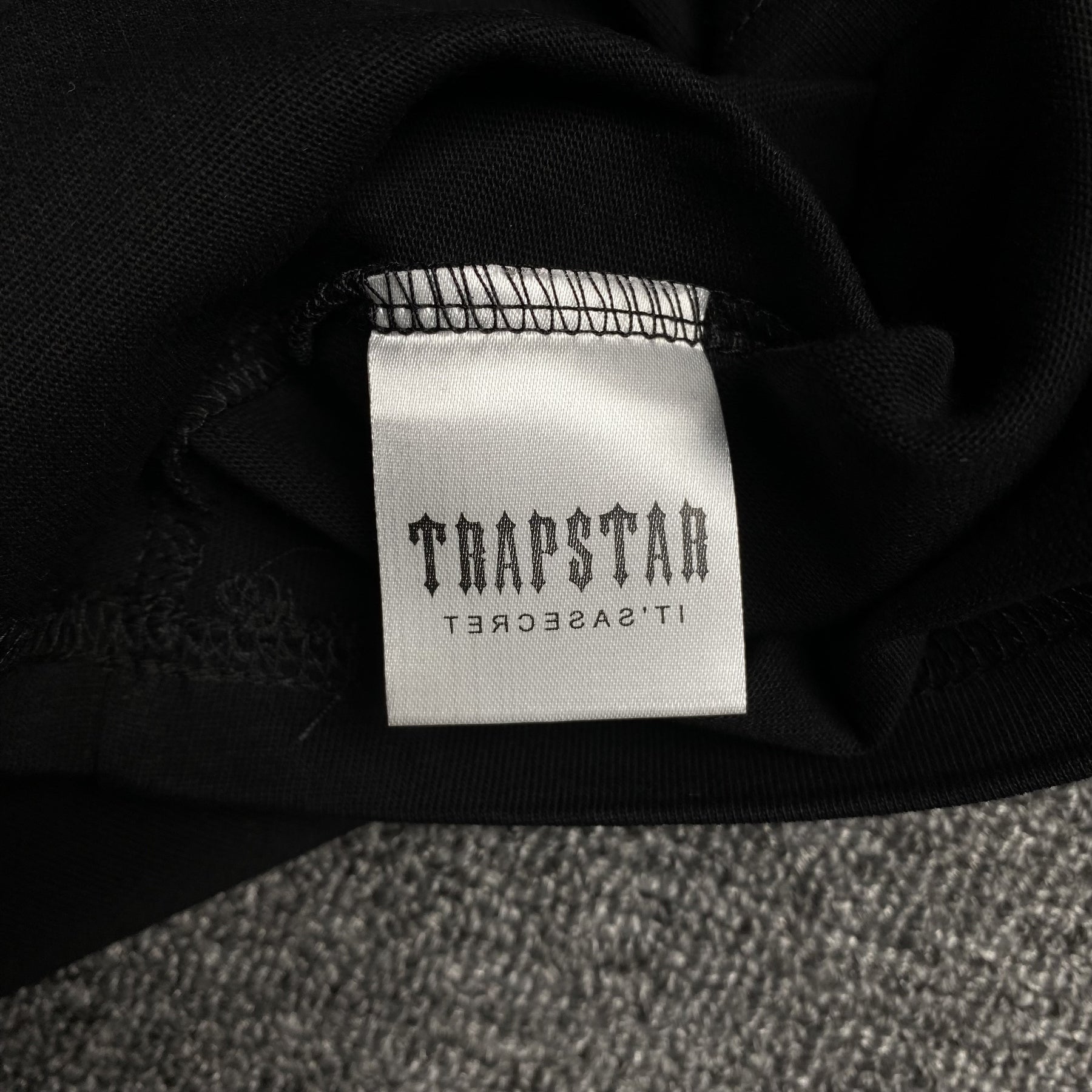 Camisa Trapstar ”Arabic Eagle” ( Preta )