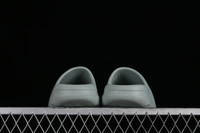 Yeezy Slide “Resin Salt”
