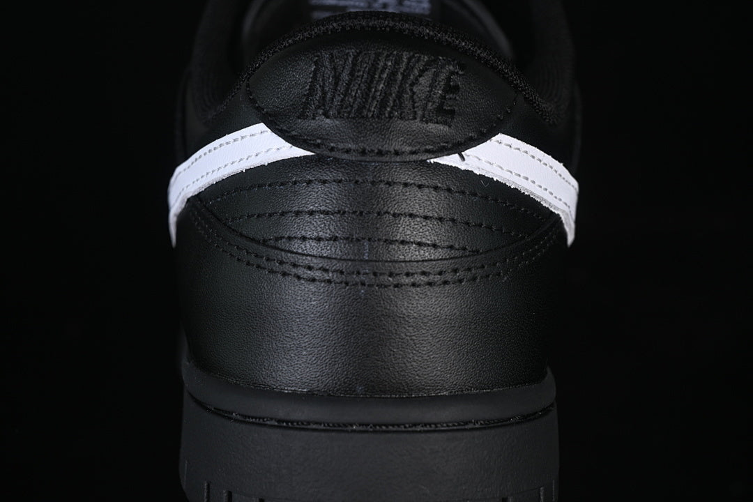 Dunk “Black White Swoosh”