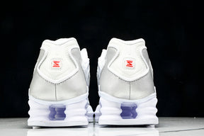 Nike Shox “White Silver”