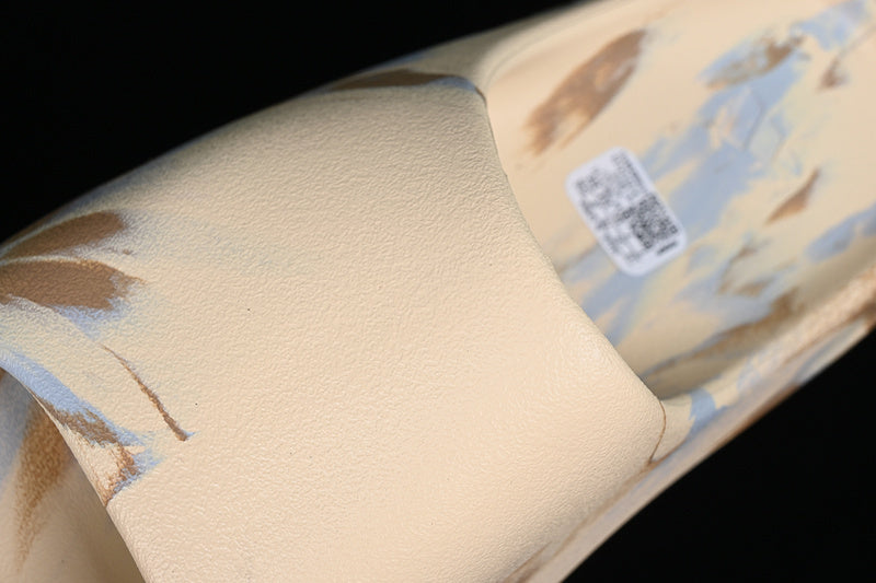 Yeezy Slide “Enflame Oil”