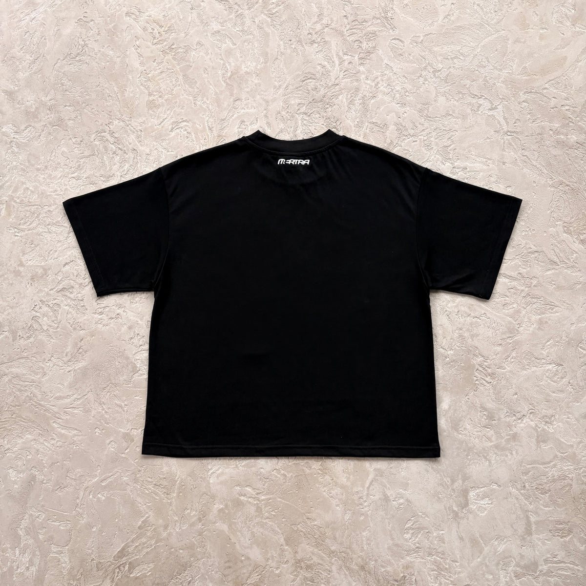 Camisa Mertra “Stacked Logo” ( Preto )