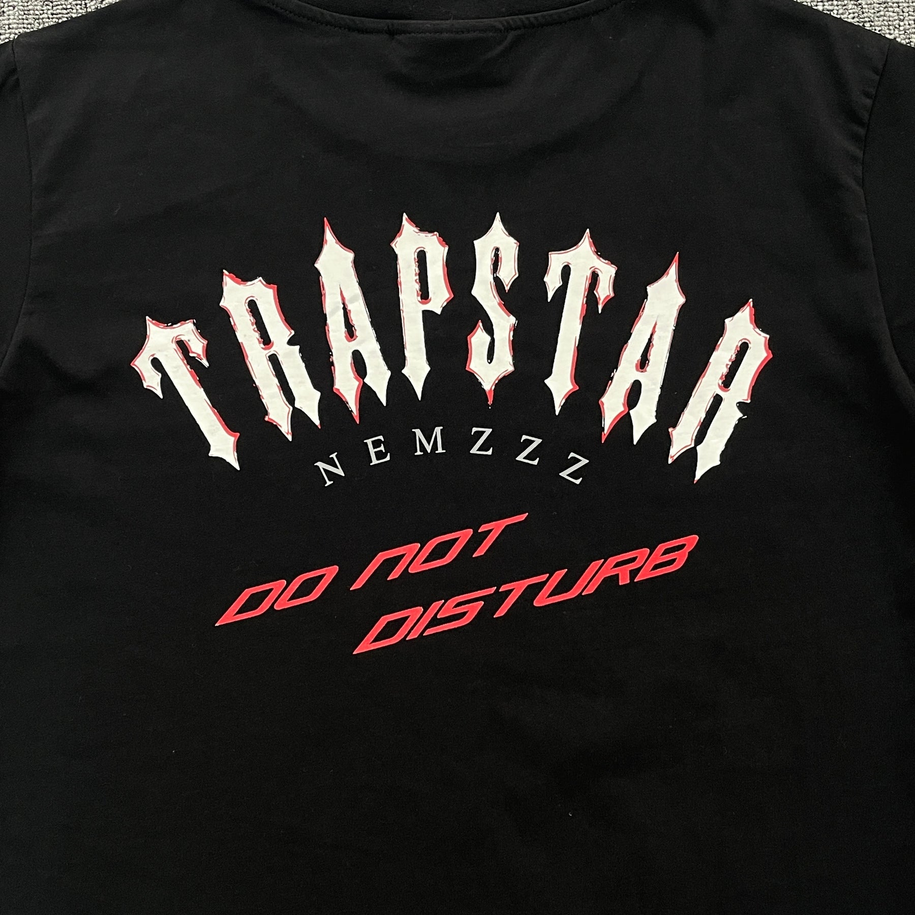 Camisa Trapstar x Nemzzz “Shooters” ( Preta )