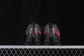 Air Liquid Max ”Bright Crimson and Fire Red”