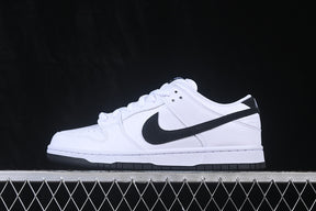 Dunk “White Black”