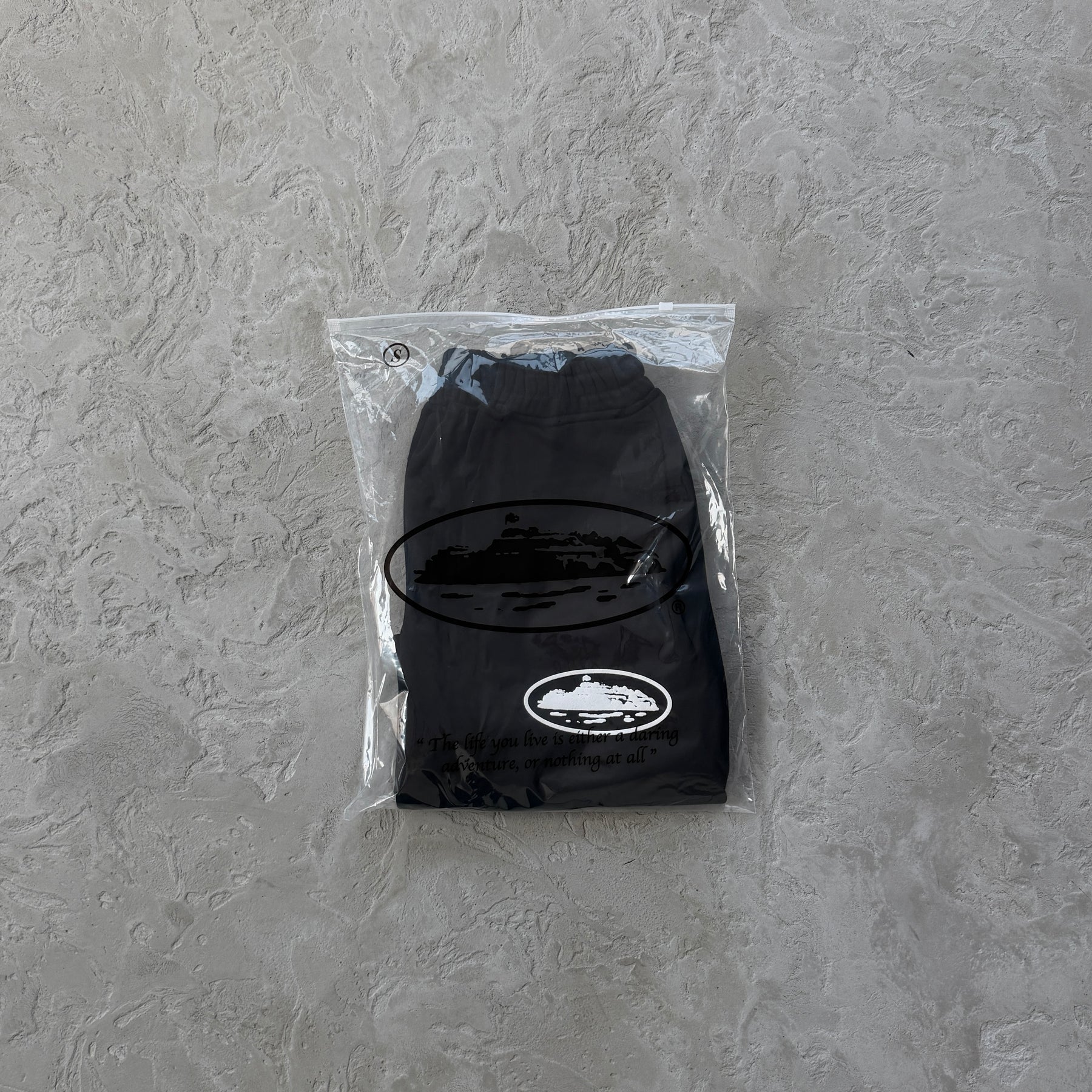 Shorts Corteiz “Island Puff Print” ( Preto )