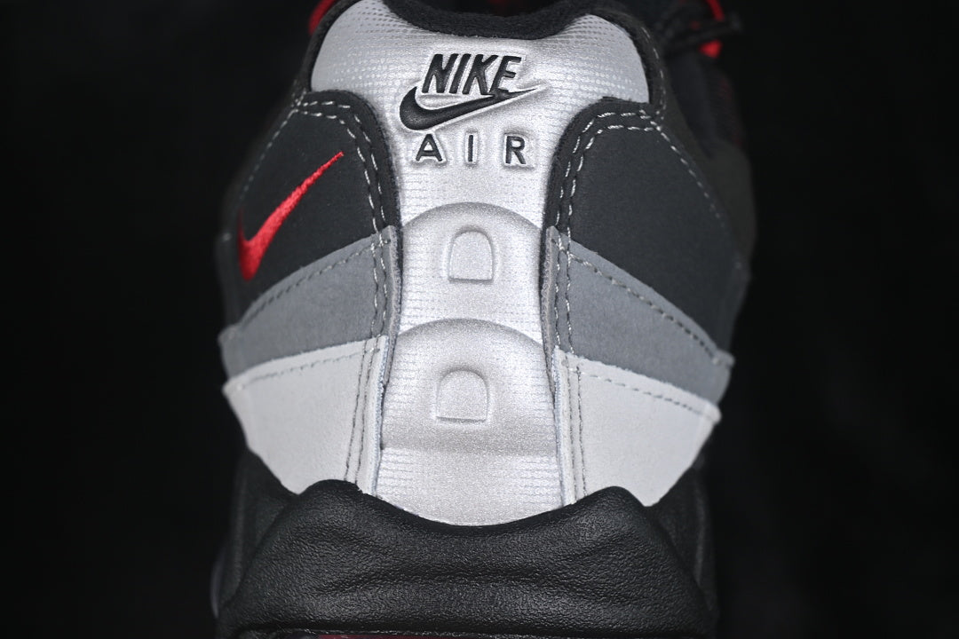 Air max 95 x Liverpool FC “Black Gym Red”