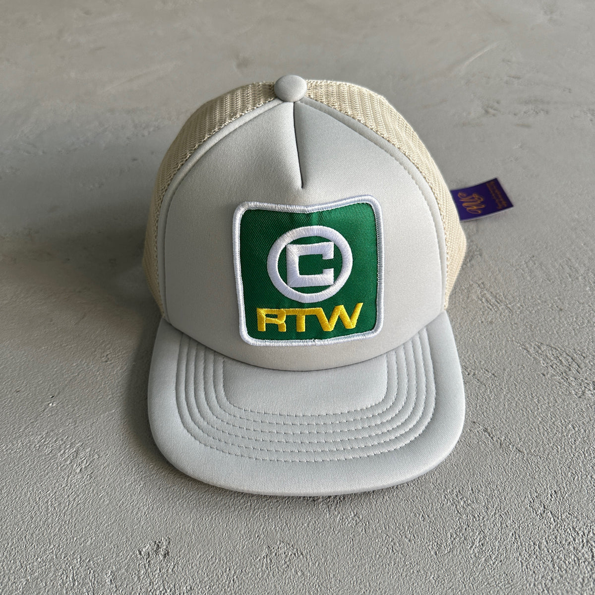 Boné Corteiz “RTW Trucker Cap” ( Branco )