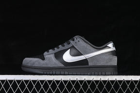 Dunk “Black Metallic Silver”