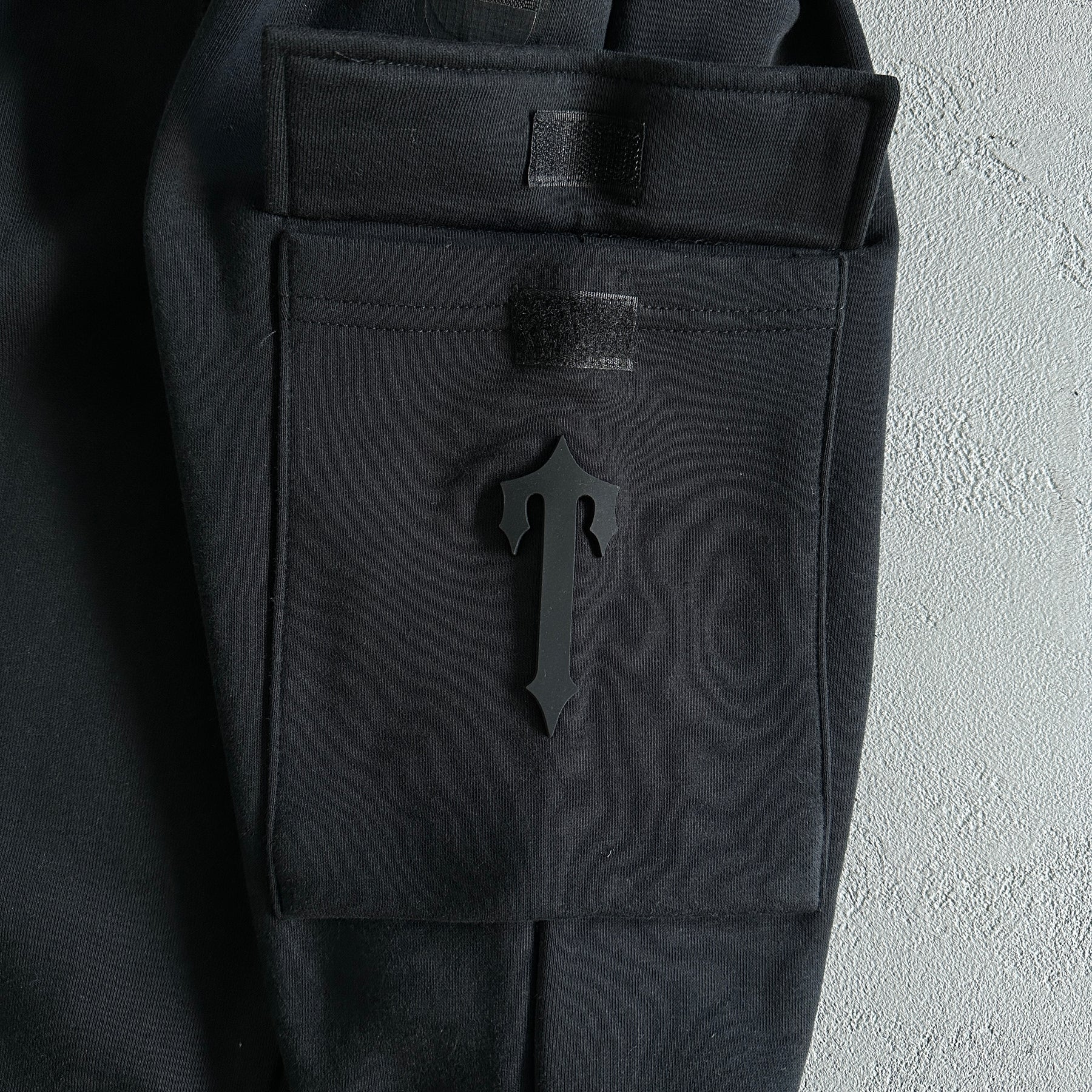 Conjunto Trapstar “T” ( Preto )