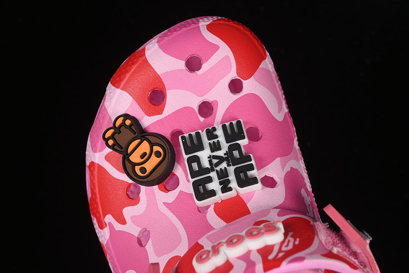 BAPE  X Crocs ( Rosa )