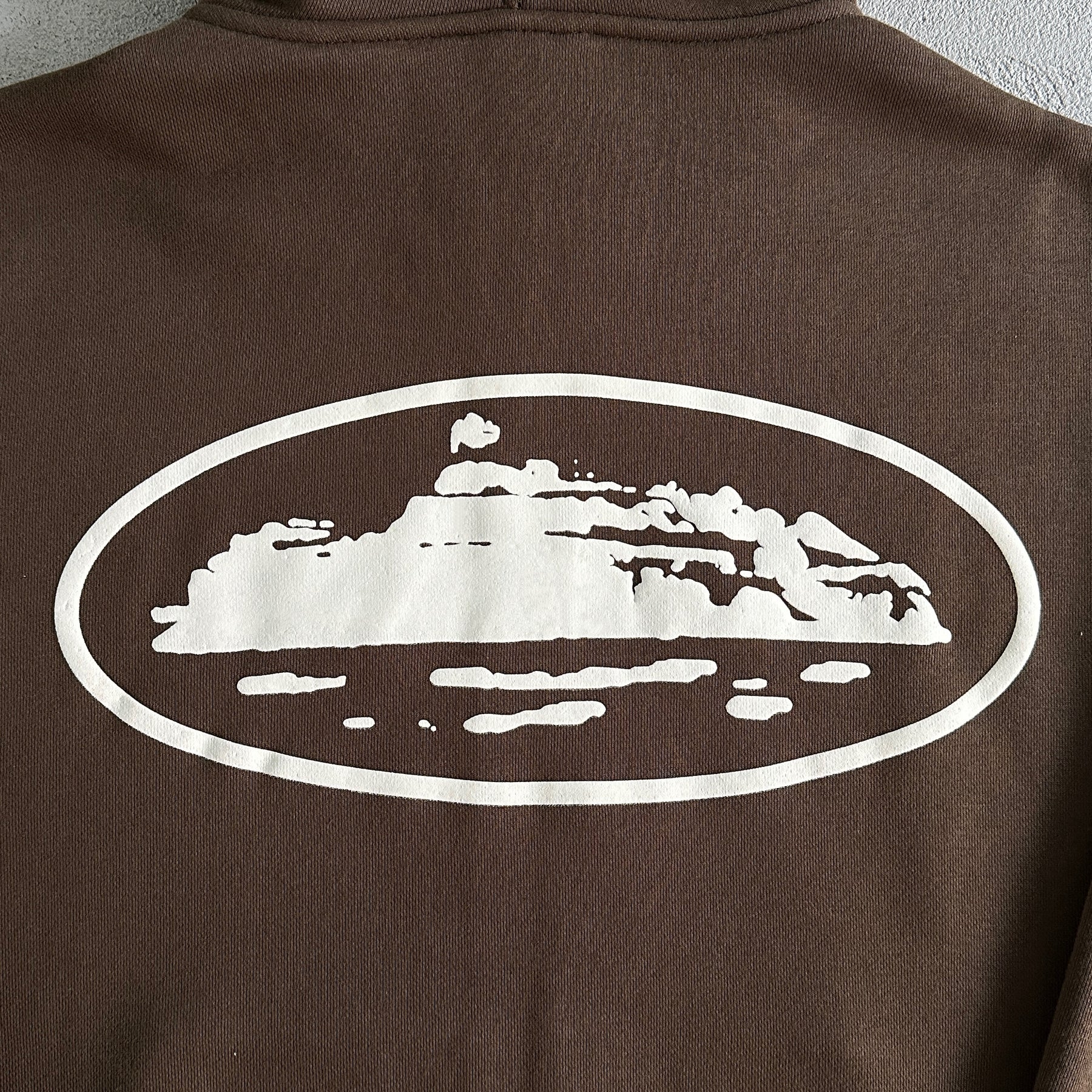 Conjunto Corteiz “Island Puff Print” ( Marrom )