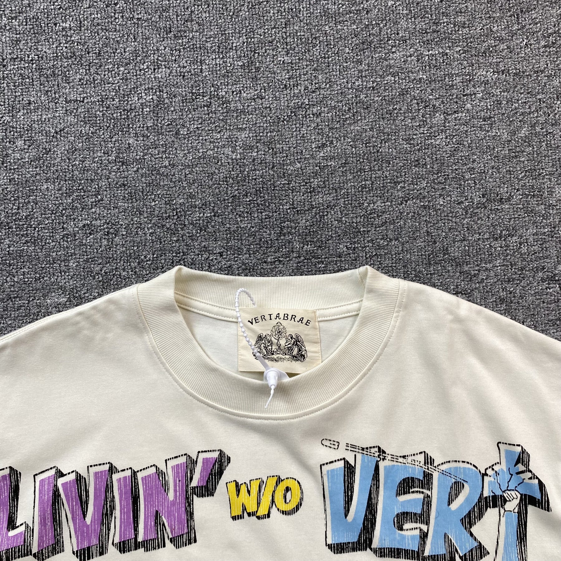 Camisa Vertabrae “Livin' W/O Vert”