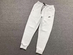 Conjunto Nike Tech ( Branco )