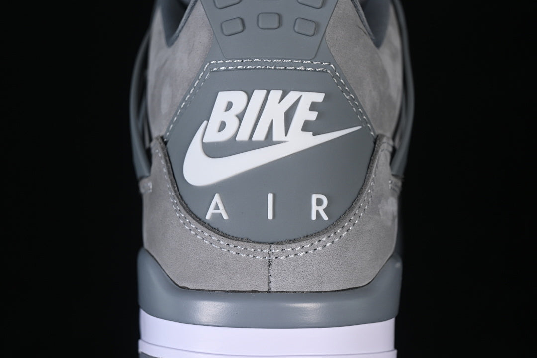 Air jordan 4 x Sylvester “Dark Grey”