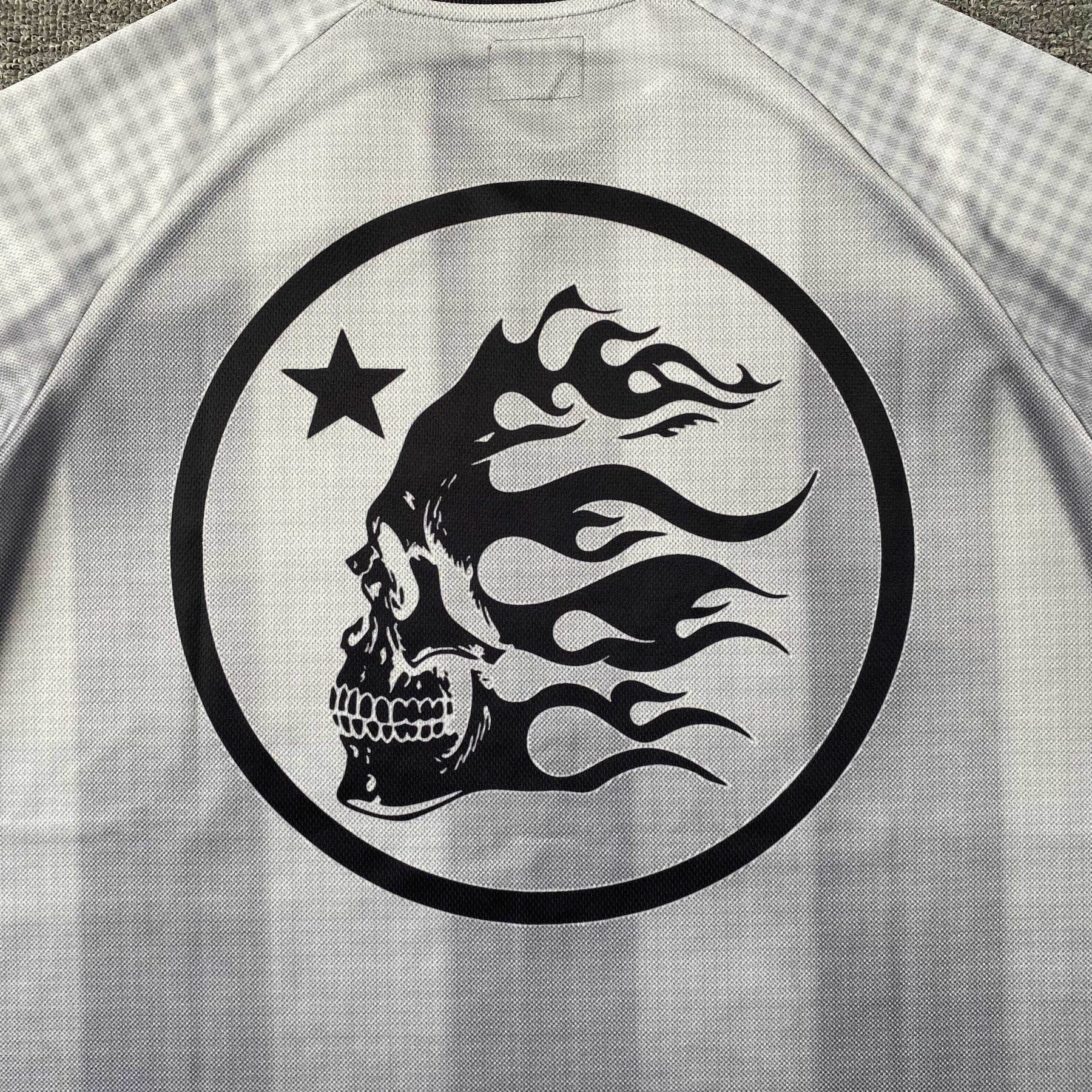 Camisa Hellstar “Sports Core Skull Gel”